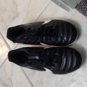Kids soccer cleats